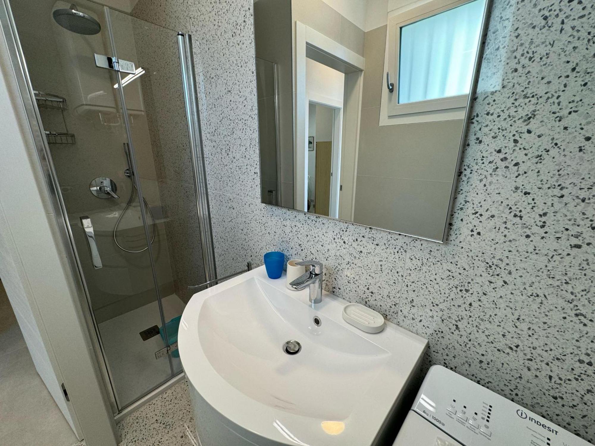 App4Rent Villa Zanetti - Appartamenti Con Spiaggia Privata Frontemare Lido di Jesolo Ngoại thất bức ảnh