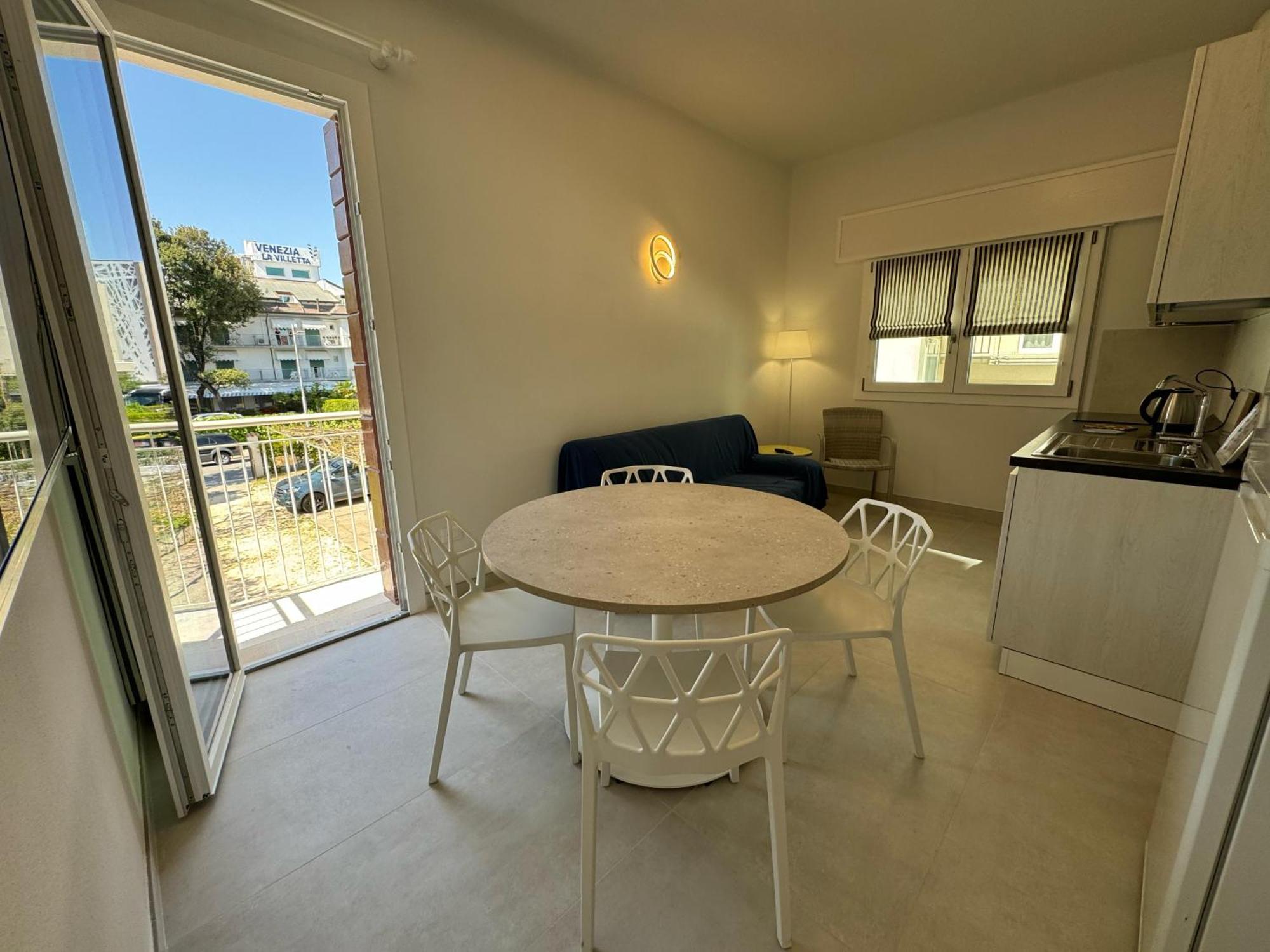 App4Rent Villa Zanetti - Appartamenti Con Spiaggia Privata Frontemare Lido di Jesolo Ngoại thất bức ảnh